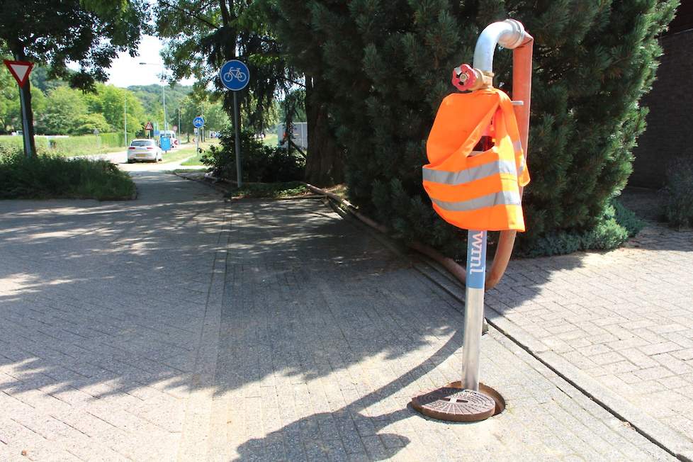 Om gebruik te kunnen maken van het WML wateraanbod dient zich in de buurt van het perceel een brandweerkraan te bevinden. Hier wordt een beregeningsstandpijp van WML op gemonteerd. De beregeningsstandpijp biedt de akkerbouwer een tijdelijke, mobiele aansl