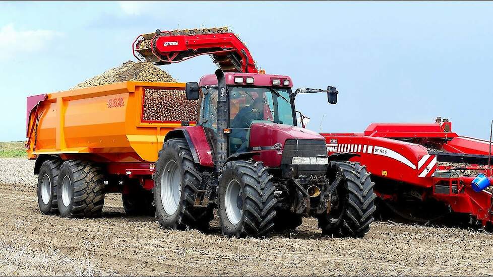 Eerste pootaardappelen weer gerooid met Grimme GT 170 S.