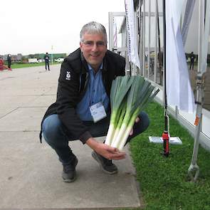 Defender is een preiras dat zeer sterk op trips en roest is, vertelt salesmanager Benelux Robert Schilder van Bejo. „De prei heeft een opgericht blad, een goede opbrengst en is gemakkelijk te rooien en te schonen.”