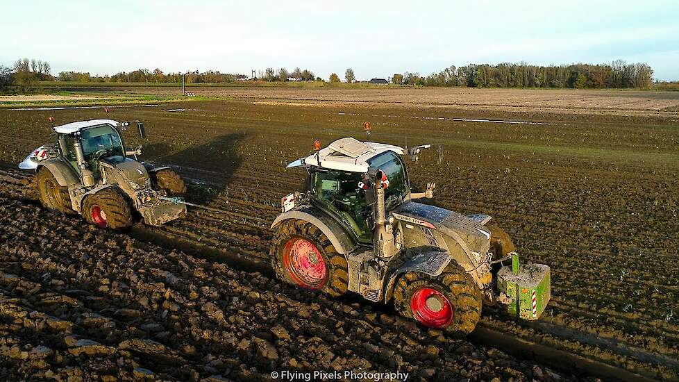 Ploegen / Ploughing / Pflügen / 3 x Fendt Black Beauty / Lemken