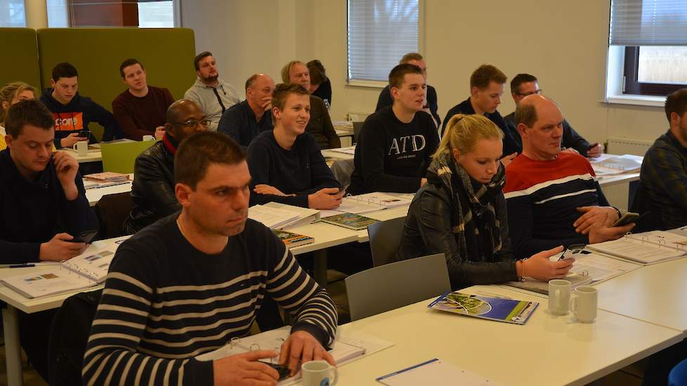 De selectiecursus van de NAK bestaat uit twee dagen theorie in de wintermaanden, gevolgd door drie dagdelen in de praktijk in juni. Het theoretische deel vindt plaats bij de NAK in Emmeloord, voor de veldbijeenkomsten kunnen de deelnemers terecht in Colij