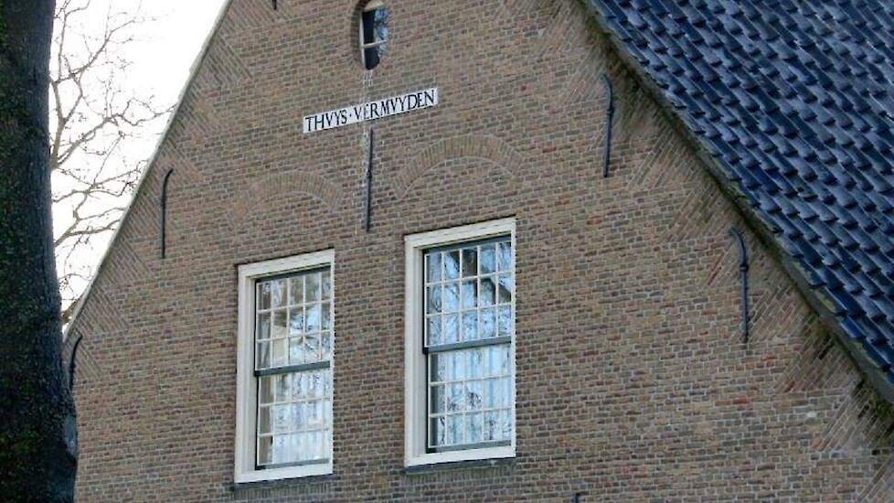 In 1649 wordt de "Kettinghoeve" ofwel "t Huys Vermuyden" voor het eerst vermeld in de huidige vorm. Gebouwd als boerderij, maar tevens buitenverblijf voor Bartolemeus Vermuyden en Catharina Ketting. Twee telgen uit rijke families met veel invloed. Hier da