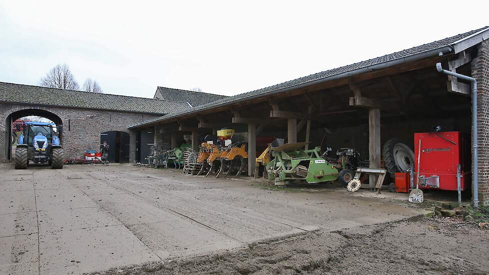 De machineberging op de tweede binnenplaats.