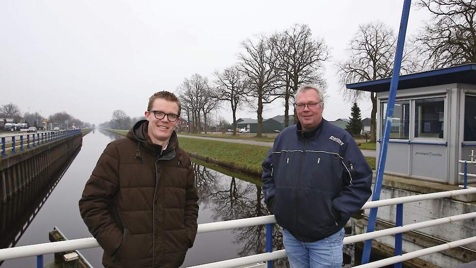 Jan Albert Daling (links) en Eduard Daling, een akkerbouwer en een bloemenkweker die boeren langs de Drentse Hoofdvaart.