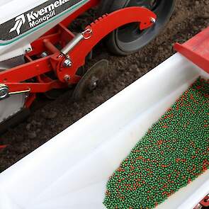 De Laat zaait hier 7,5 hectare bieten van het ras BTS 7105 RHC.