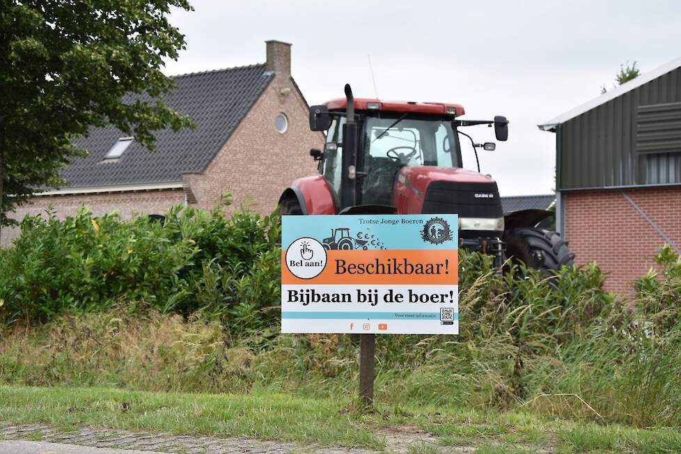 Boeren kunnen de campagne steunen door een bord te kopen. Voor 30 euro krijgen ze het bord thuisgestuurd.