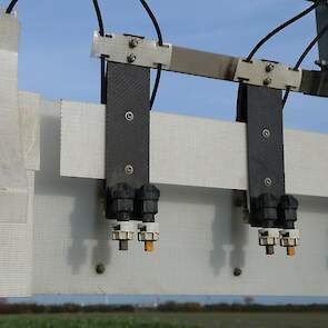 Met de Wingssprayer of Wave is het hoogste resultaat te behalen: klasse 99 procent. Mits wordt voldaan aan de wettelijke eisen: het sleepdoek moet de top van het gewas of, in geval van kale grond, de bodem raken. Gebeurt dat niet, dan is er geen sprake va