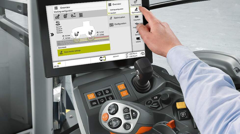 Een nieuw systeem van Claas laat de chauffeur direct op de terminal in de cabine zien hoe groot de kans op verdichting is onder de huidige bedrijfsomstandigheden. Voor de berekening koppelt Claas het eigen CEMOS- rijhulpsysteem (bodemtype, aslasten of ban