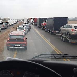 File voor de grens.