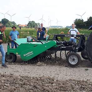 De Kvick-Finn combineert door middel van zijn snel draaiende rotoras met pennen ondiepe grondbewerking met mechanische onkruidbestrijding. Wordt ook ingezet voor het maken van een vals zaaibed of voor stoppelbewerking.