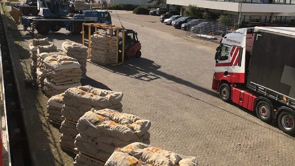 De afzet van pootgoed verloopt in de eerste maanden van het nieuwe exportseizoen goed. „Sudan hebben we voor een groot deel gehad, Mali en Niger zijn we nu voor bezig, Pakistan komt er aan, Noord-Afrika begint te draaien.”