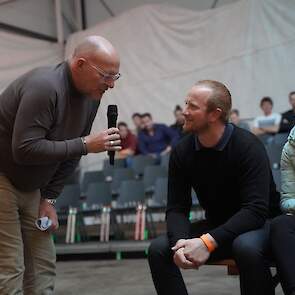 Rob Mulder, journalist, programmamaker en bekend van de video-serie ‘Bie de Boer’, kreeg de aanwezigen lekker aan de praat over het boerenvak.