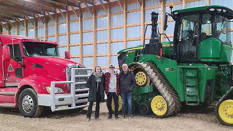 Karin met zoon Daan en man Johan.