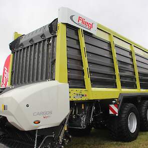 Eind 2022 werd bekend dat Fliegl alle rechten had overgenomen van de Claas Cargo opraap- en transportwagens over. Begin 2022 besloot Claas deze producten uit haar verkoopassortiment te nemen. Fliegl produceert en verkoopt ze nu onder haar eigen naam, daar