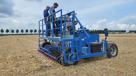 Groenbemesterzaai bij Stokman in Biddinghuizen