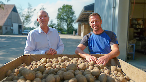 Rob Besteman (ProfytoDSD) en Erik Wierenga (consumptieaardappelteler in Luttelgeest)