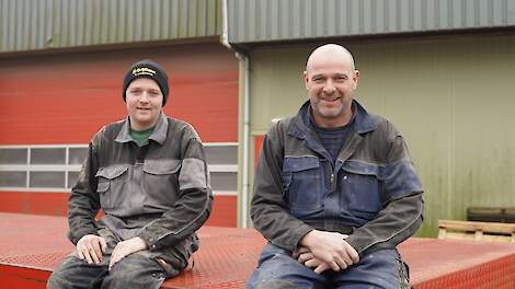 Gert (rechts) en Jelmer Boomsma hebben een akkerbouwbedrijf in Minnertsga (Fr.). Op een areaal van ca. 140 hectare worden pootaardappelen, wintertarwe, suikerbieten en peen verbouwd. Pootaardappelen is met ca. 70 hectare het grootste en belangrijkste gewa