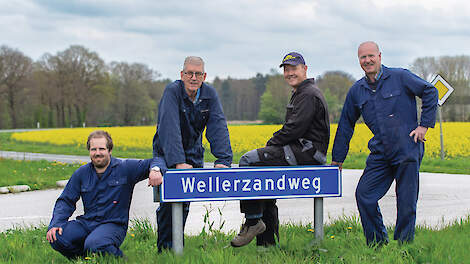 V.l.n.r. Richard Hooijman, Jelle Bruin, zijn zoon Bart Bruin en Vincent Hooijman.