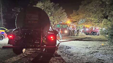 Inzet tractoren met watertanks essentieel bij bestrijding grote natuurbrand Brunssummerheide
