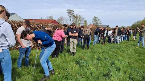 Studenten biologisch, gangbaar en biodynamisch samen ‘de bodem in’
