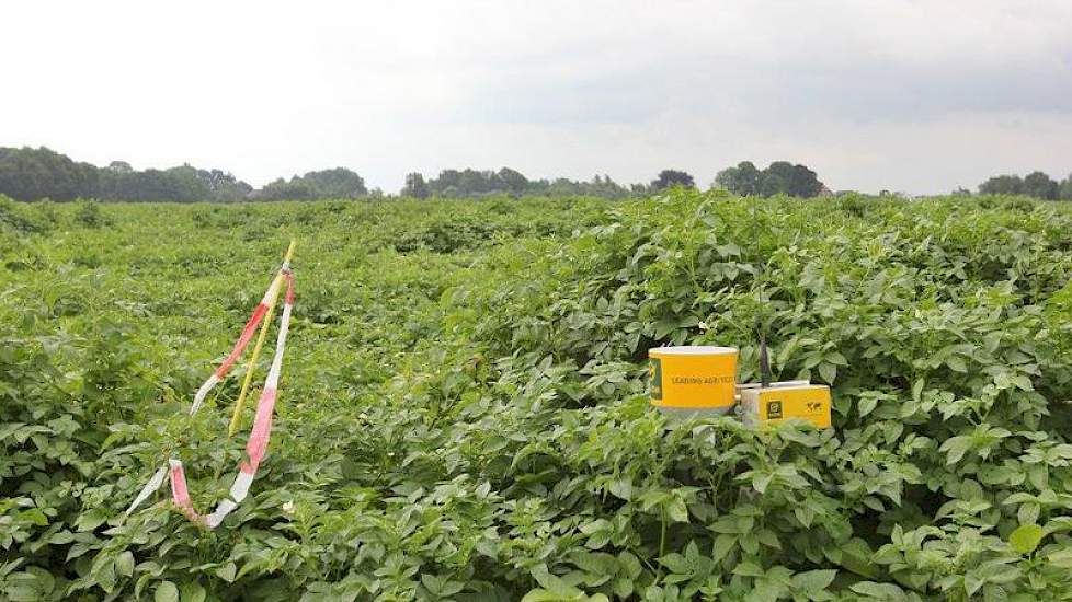 Bij alle deelnemers aan het Project 20-15-10 staat een meter in het perceel om de vochtvoorziening in de grond te meten.
